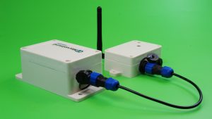 Industrial-RX beacon (anchor or tag) for precise indoor positioning system with external battery connected