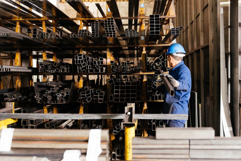 Precise indoor positioning in metal-heavy environment